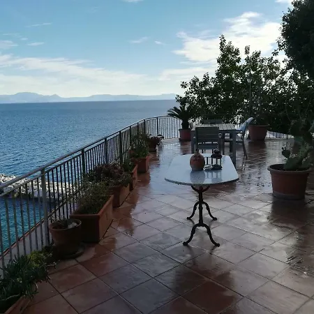 Abbracciati Al Mare Di Posillipo